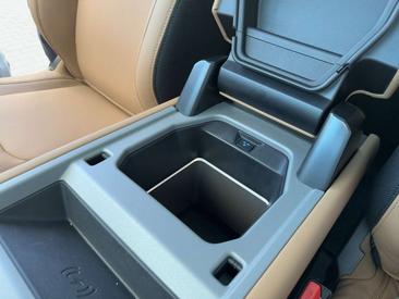 Land Rover Defender 90 P425 X CAM Luftfe NAVI PANO TWA AHK Gris — photo 18