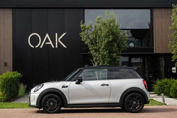 Mini 3 Portes Berline Cooper SE — photo 3