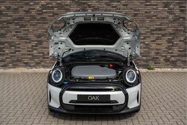 Mini 3 Portes Berline Cooper SE — photo 8