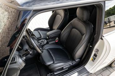 Mini 3 Portes Berline Cooper SE — photo 17