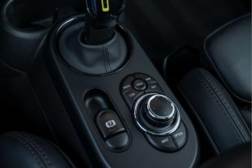 Mini 3 Portes Berline Cooper SE — photo 27
