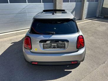 Mini 3 Portes Berline Cooper SE — photo 16