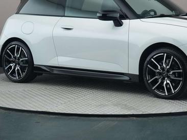 Mini Cooper Electric Berline Cooper SE — photo 17