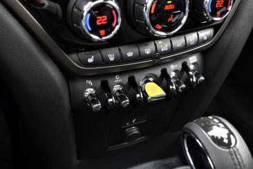 Mini Countryman Cooper SE ALL4 — photo 30