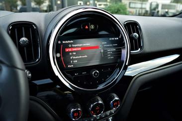 Mini Countryman Cooper SE ALL4 — photo 31