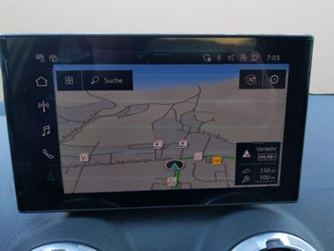 Audi Q2 35 TFSI — photo 12