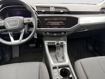 Audi Q3 TFSI E 45 E — photo 13