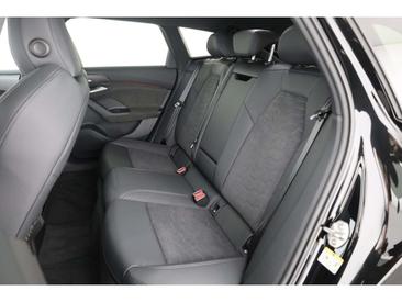 Audi A6 Avant E-tron S Line Business E-tron Performance — photo 11