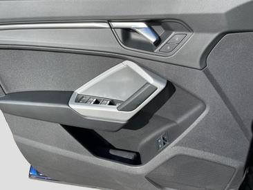 Audi Q3 TFSI E 45 E — photo 13