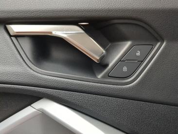 Audi Q3 35 TDI — photo 14