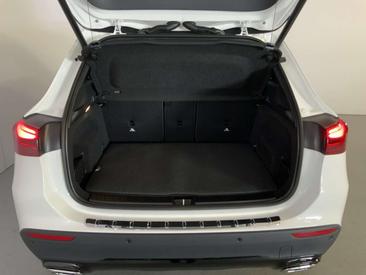 Mercedes GLA 180 — photo 6