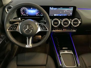 Mercedes GLA 180 — photo 8