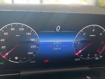 Mercedes GLA 200d — photo 10