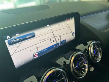 Mercedes GLA 200d — photo 11