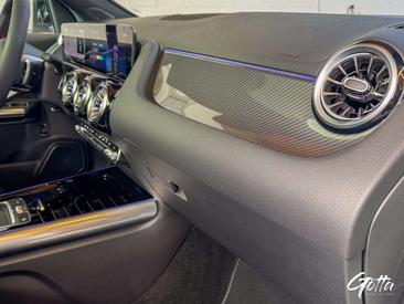 Mercedes GLA 200 — photo 20