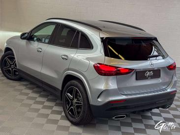 Mercedes GLA 200 — photo 21