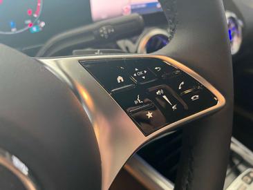 Mercedes GLA 200d — photo 14
