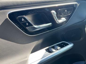 Mercedes GLC 220 D — photo 18