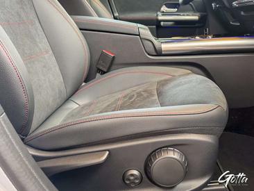 Mercedes GLA 200 — photo 25