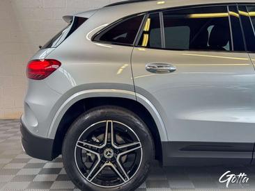 Mercedes GLA 200 — photo 27