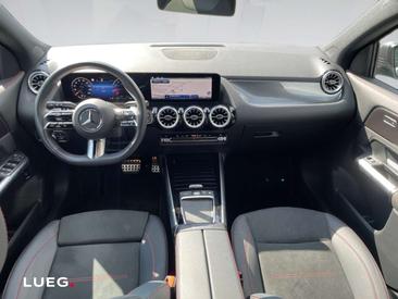 Mercedes GLA 200 — photo 12