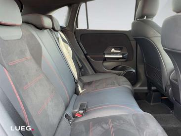 Mercedes GLA 200 — photo 13