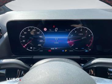 Mercedes GLA 200 — photo 15