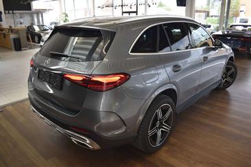 Mercedes GLC 300 E — photo 4