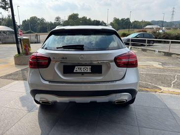 Mercedes GLA 180 — photo 4