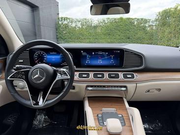 Mercedes GLE 400 E — photo 16