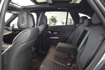 Mercedes GLC 300 E — photo 9