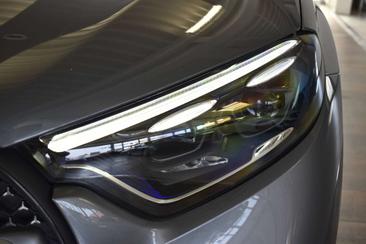 Mercedes GLC 300 E — photo 10