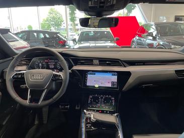 Audi Q8 E-tron E-tron 55 Quattro 300 KW — photo 8