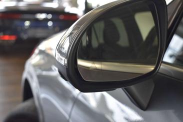Mercedes GLC 300 E — photo 12