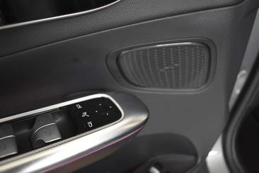 Mercedes GLC 300 E — photo 14