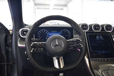 Mercedes GLC 300 E — photo 16