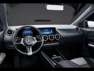 Mercedes GLA 200 — photo 8