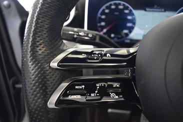Mercedes GLC 300 E — photo 17