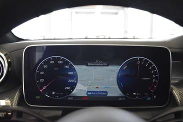 Mercedes GLC 300 E — photo 19