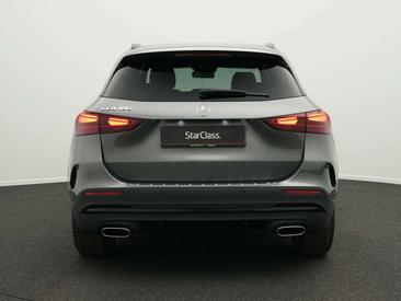 Mercedes GLA 180 — photo 4