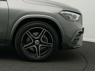 Mercedes GLA 180 — photo 8