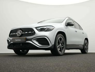 Mercedes GLA 180 — photo 10