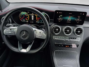 Mercedes GLC 300 D — photo 14