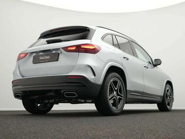 Mercedes GLA 180 — photo 11
