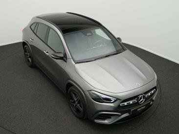 Mercedes GLA 180 — photo 12