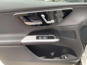 Mercedes GLC 300 De — photo 11