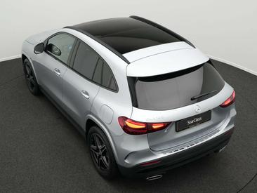 Mercedes GLA 180 — photo 13