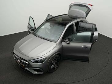 Mercedes GLA 180 — photo 14