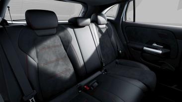 Mercedes GLA 180 — photo 12