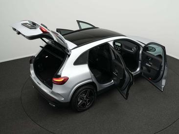 Mercedes GLA 180 — photo 15